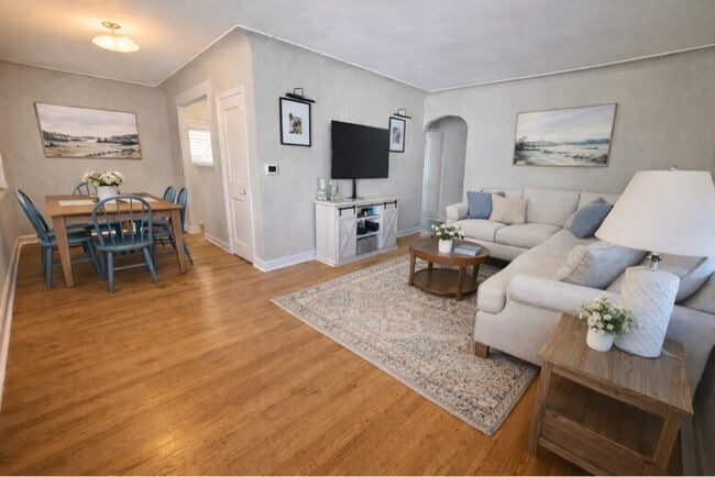 Building Photo - 762 Fairfax St