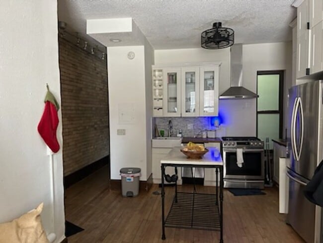 Photo - Awesome 1 bed 1 bath condo!