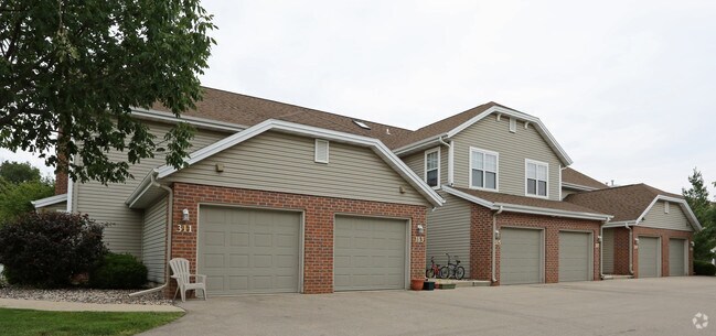 Garaje adjunto - Prairie Oaks Apartments