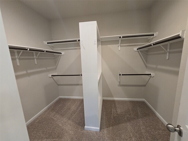 Building Photo - 511 Yellow Bullhead Ct