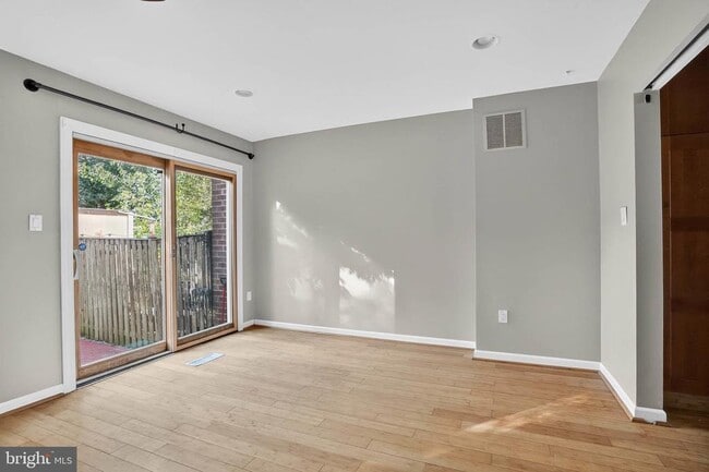 Photo - 1694 Forest Hill Ct