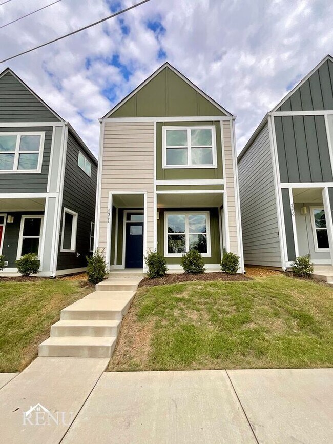 Photo - 2359 E 19th St