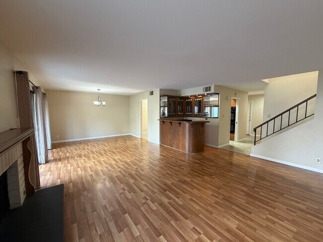 Photo - 5143 Oakdale Ct