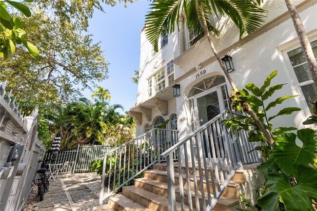 Photo - 1559 Michigan Ave Unit 303