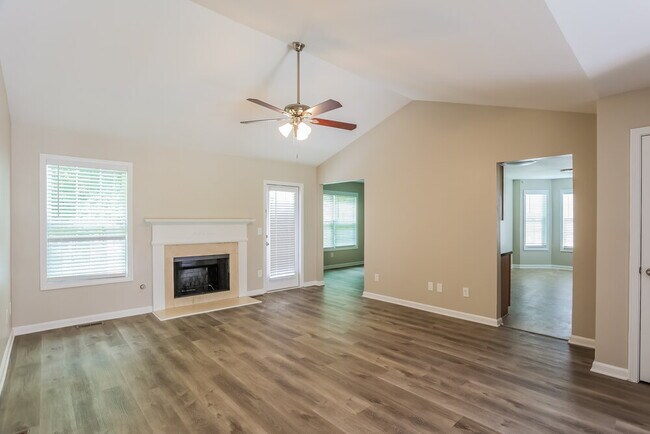 Photo - 4800 Mentmore Terrace