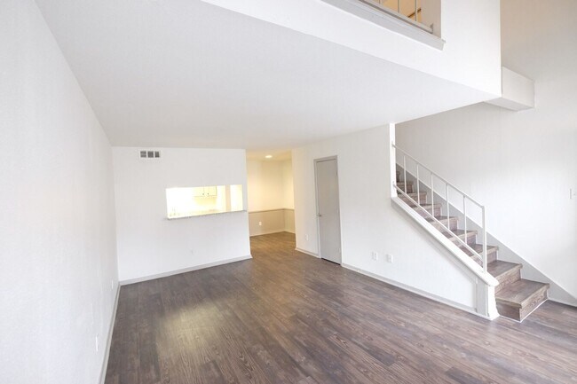 Photo - Creeks Edge Apartments