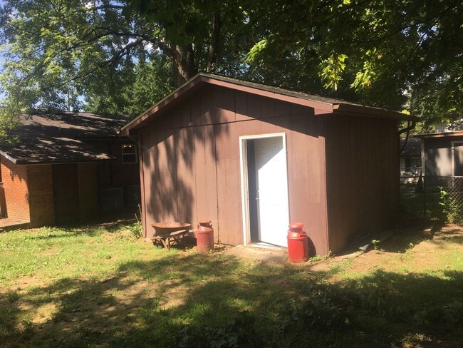 Photo - West Knoxville 37909 - 2 bedroom Duplex(half) in desirable West Knoxville - Inquire by Text or em...