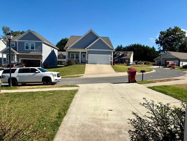 Photo - Spacious 3 Bedroom, 3.5bath in central Joh...