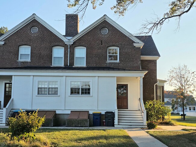 Photo - 1306 Officers Row Unit B