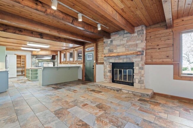 Photo - 180 Bradley Ln