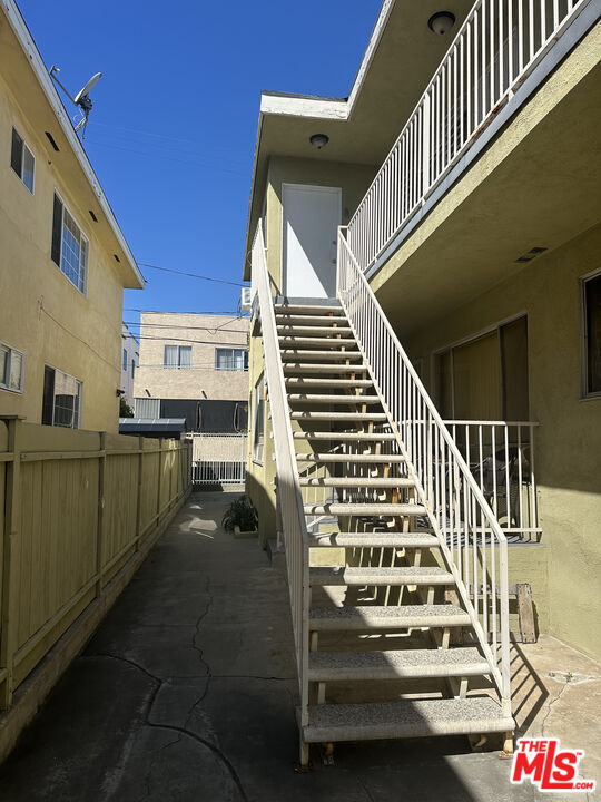 Photo - 1441 S Hayworth Ave Unidad 8