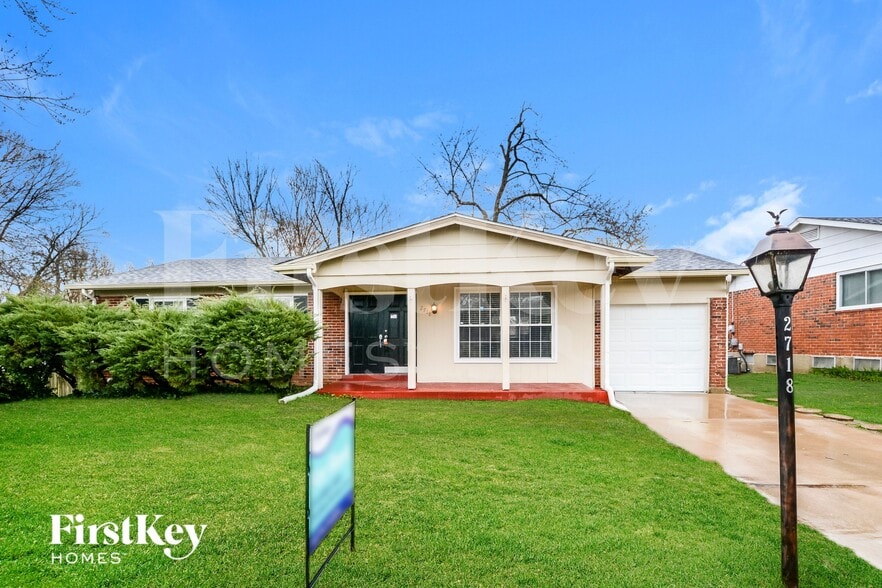 2718 Westminster Dr