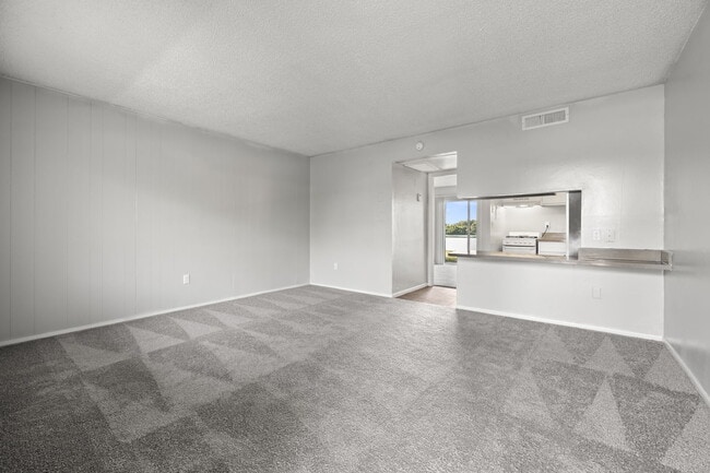 Photo - Lakes at Largo Apartments