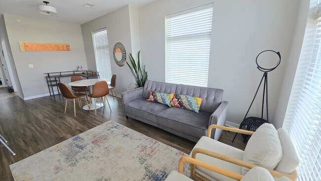 Building Photo - 1505 54th Ave N Unit 301