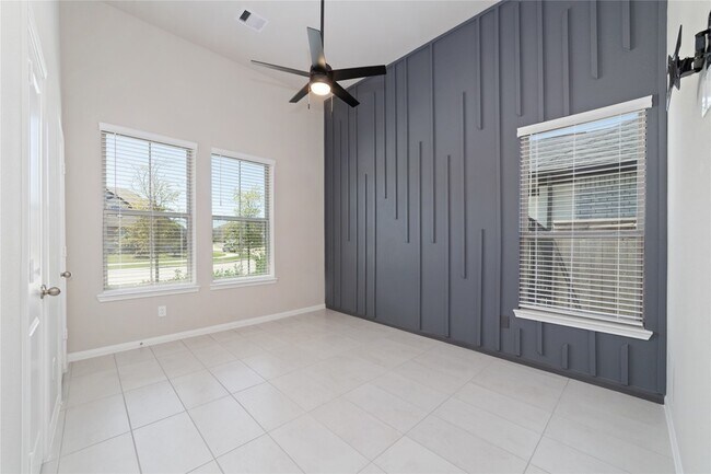 2822 Sunrise Pepper Ln