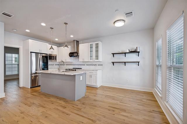 Photo - 2318 Stutz Dr
