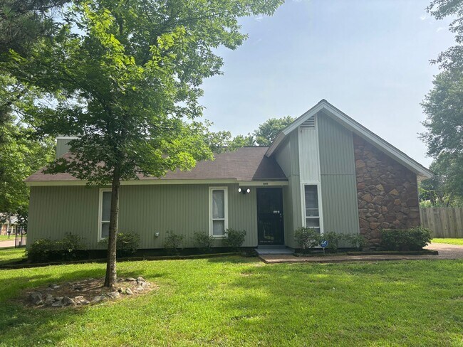 Building Photo - 5095 Corkwood Dr