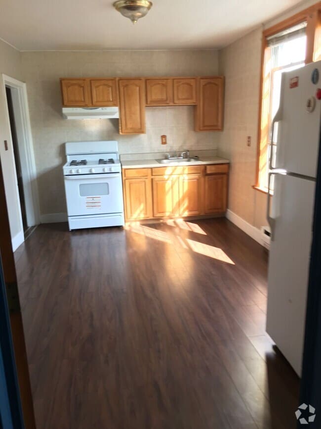 Building Photo - 739 Parker St Unit 2 Rental