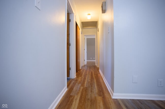 Photo - 150 E Beechwood Ln