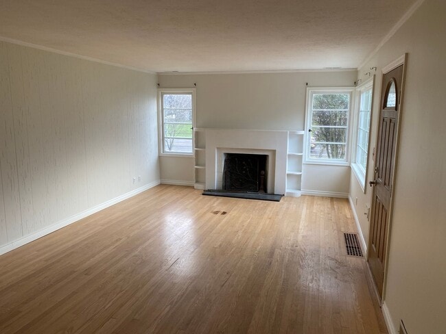 6144 N Willamette Blvd