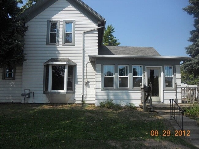 Building Photo - 417 Crooks Ave