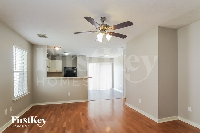 Photo - 916 Wilaby Ln