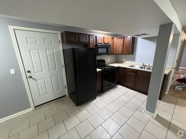 Building Photo - 932 Waller N Ave Unit BS Rental