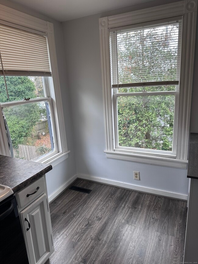 Photo - 941 E Broadway Apartamento Unidad 2