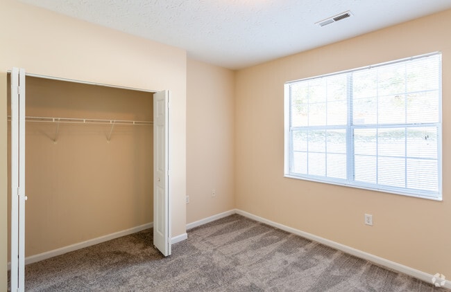 2BR, 2BA - 970 SF