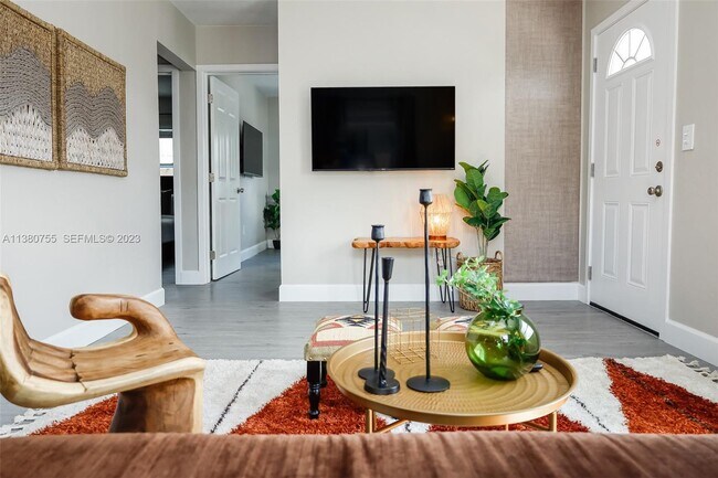 Photo - 2761 SW 33rd Ave Unit 1