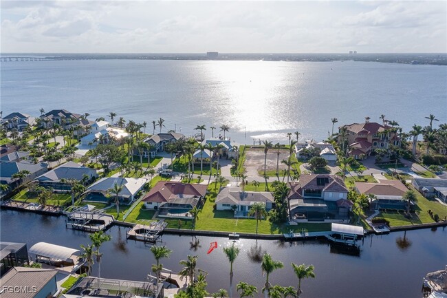 Building Photo - 5638 Riverside Dr