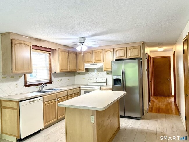 Photo - 7 Selander St