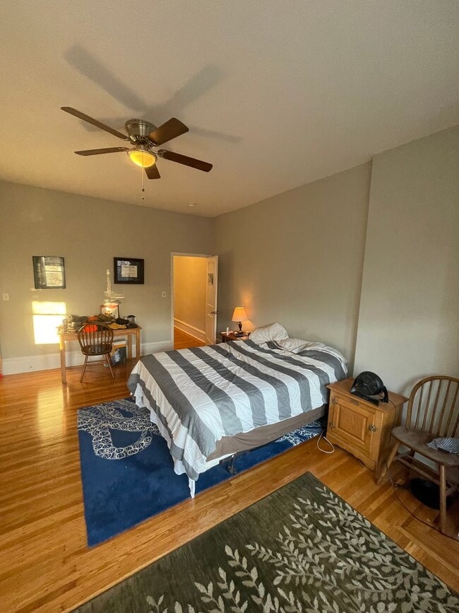 Photo - 933 S St Bernard St Unit 2