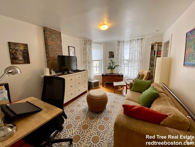 Building Photo - 17 Perry St Unit 2 Rental