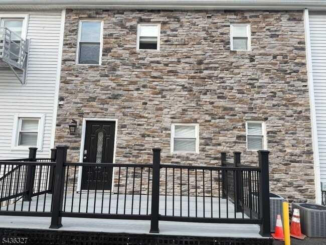 Photo - 50 Stuyvesant Ave