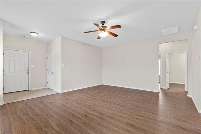 Photo - 1001 Hyde Park Dr