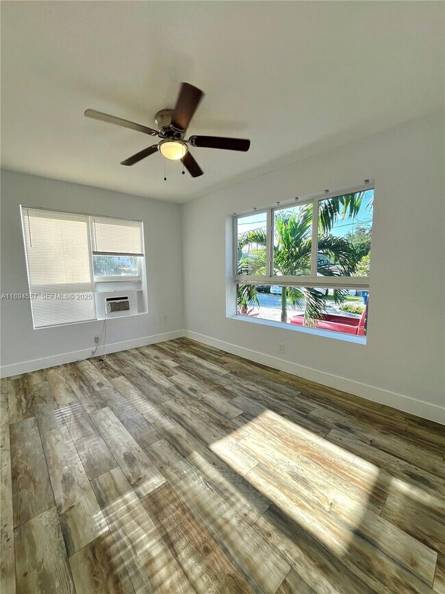 Photo - 1036 SW 5th St Unit 2