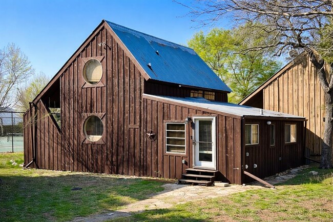 Photo - 128 Topspin Cir