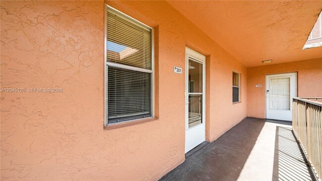 Photo - 2861 Somerset Dr Unidad 301