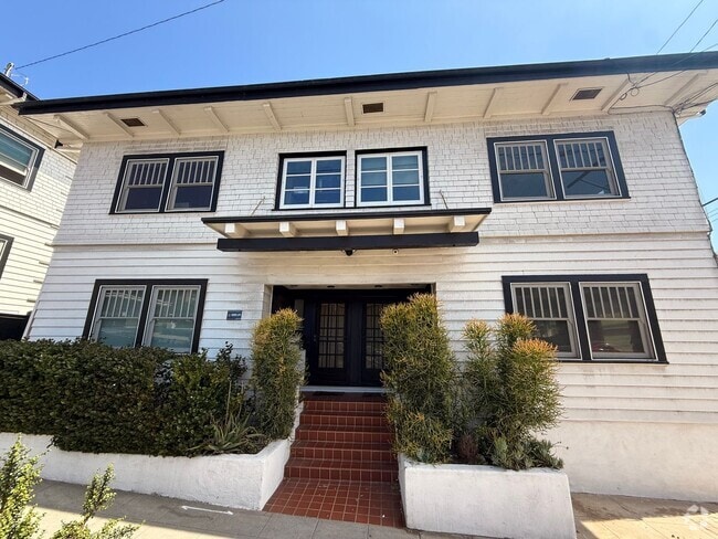 Building Photo - 2BR Home in Prime Bankers Hill Location! Unit 235