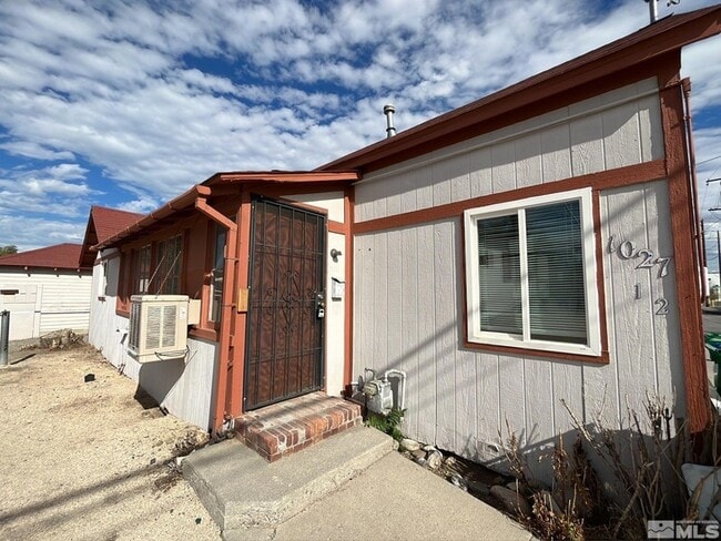 Building Photo - 1027 1/2 W 2nd Street Unit Rental