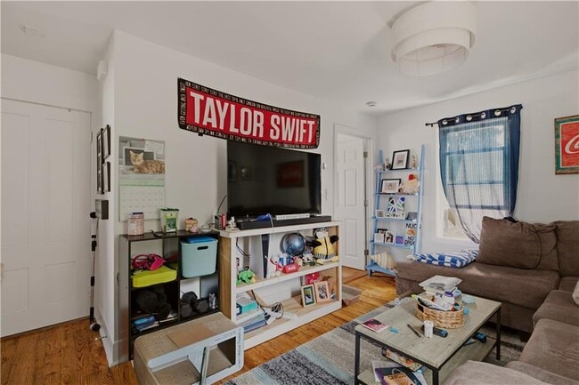 Photo - 13 Hall Ave