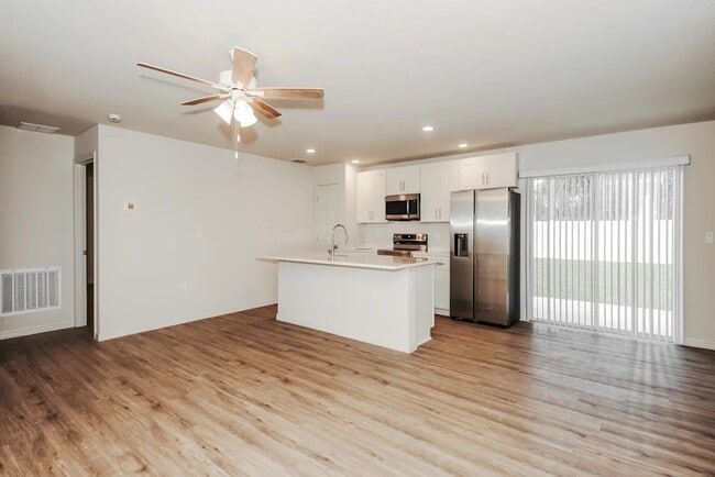 Photo - 24 Pinwheel Ln