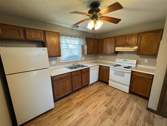 Photo - 4831 Tama St Unit 1