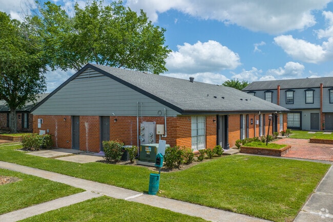 Photo - Lux Estate TX Apartments