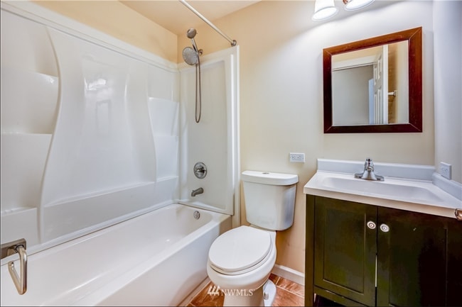 Photo - 5726 Roosevelt Way NE