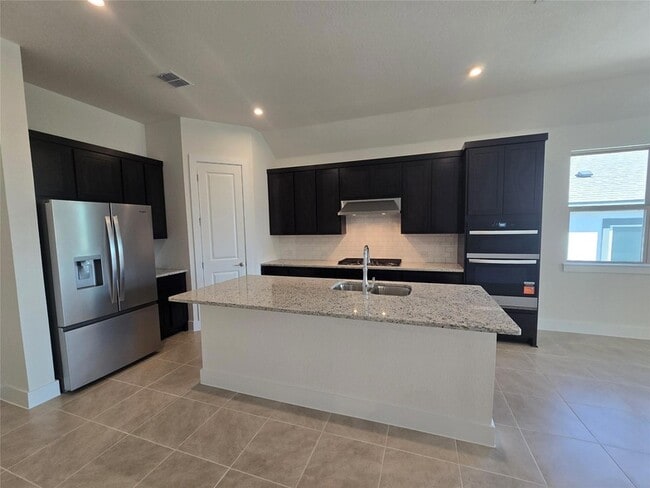 Photo - 8512 Red Bottle Brush Rd