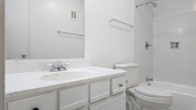 Photo - Centurion Pearl