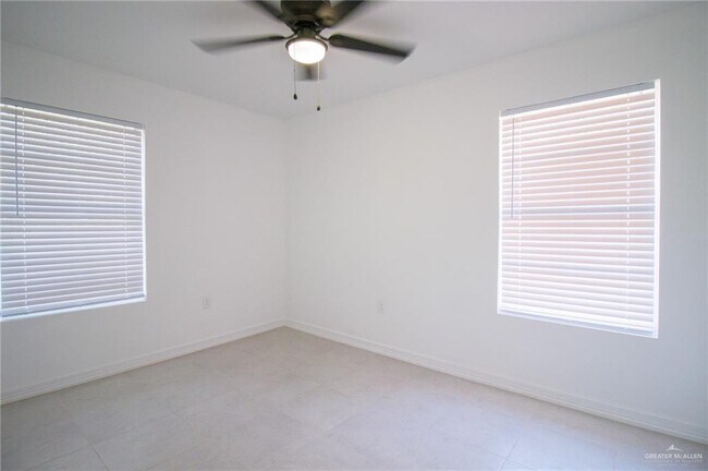 Photo - 9 Lindberg Ave