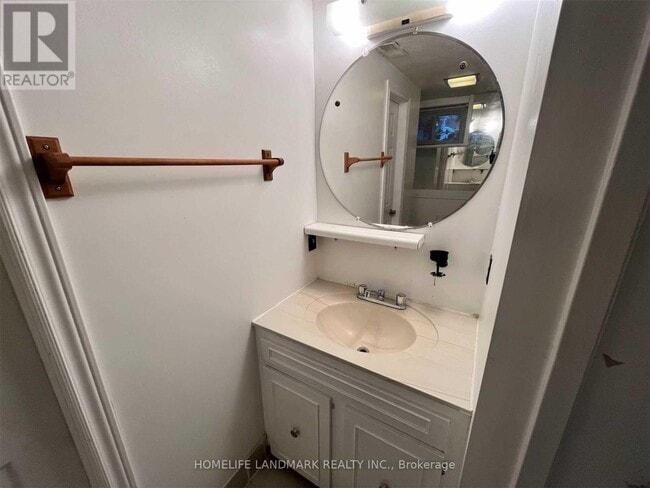 Photo - 102 Billington Crescent